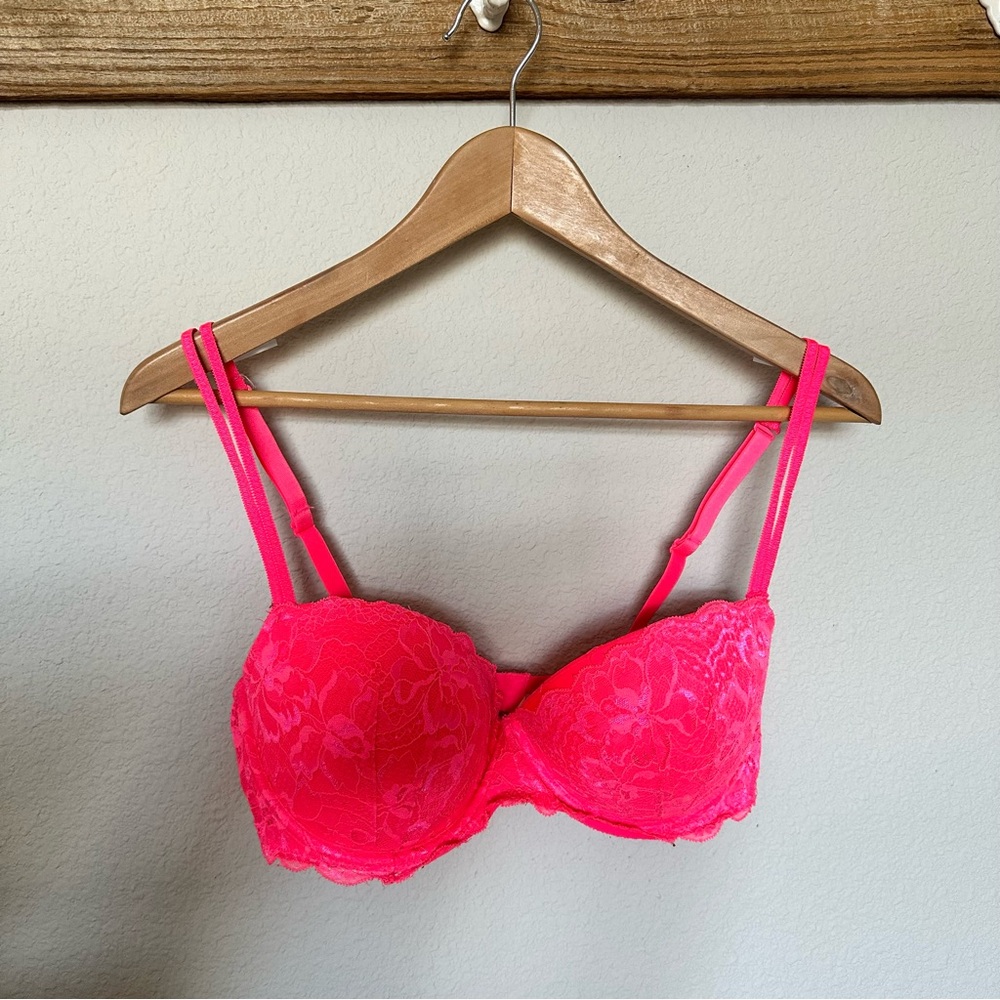 Hot Pink Lace Victoria’s Secret Date Push-Up Bra